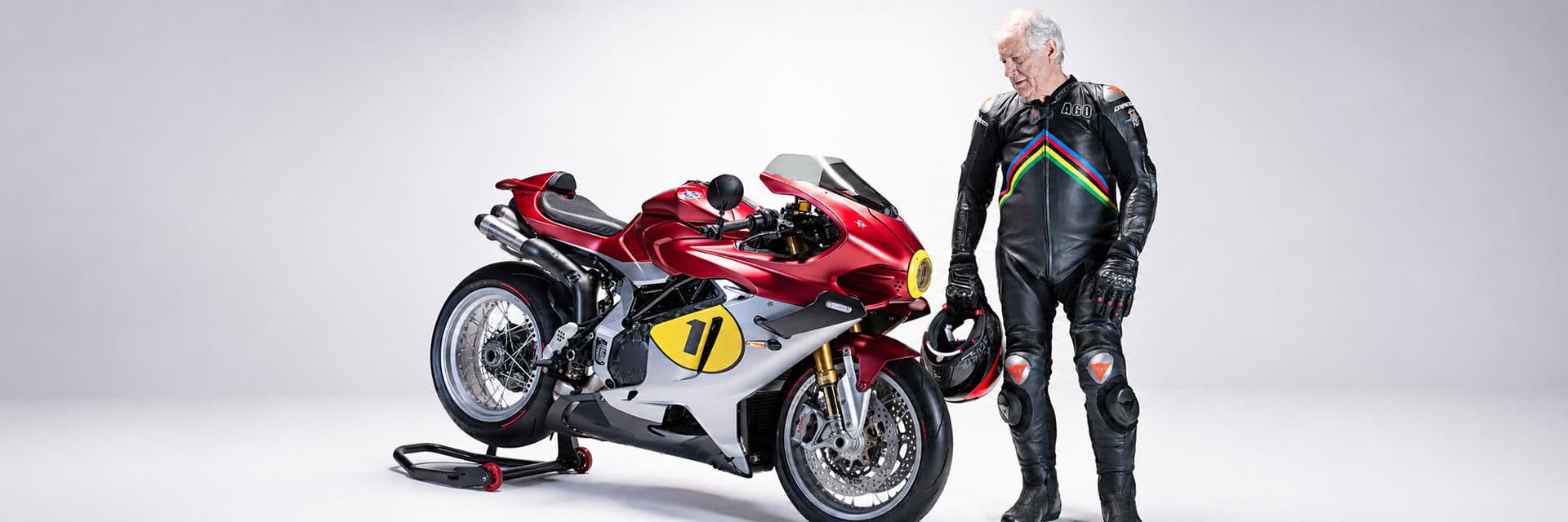 mv-agusta-superveloce-1000-ago-design.jpg - MV Agusta Superveloce 1000 AGO design italien moto premium